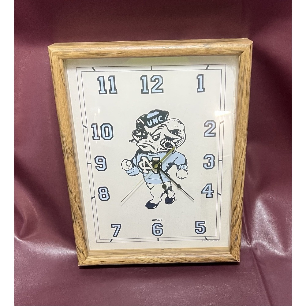 NCAA - ‎ UNC Tarheels Square Wooden Clock Not Working